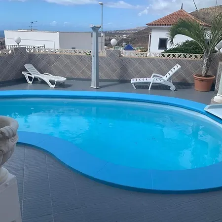 Villa Costa Adeje וילה