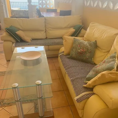 Villa Costa Adeje וילה *